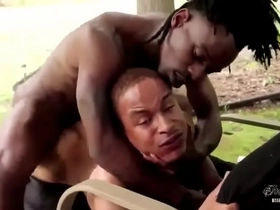 Negro dotado fodendo sem dó