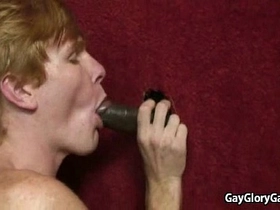 Amateur black guy takes a gay handjob 33